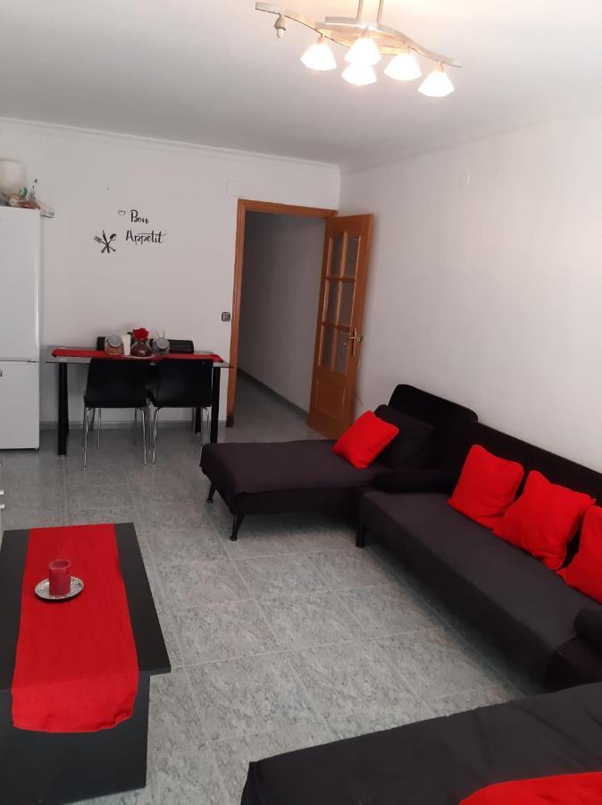 Habitacion Pequena En Piso Compartido Con 2 Adultos Valencia Kültér fotó